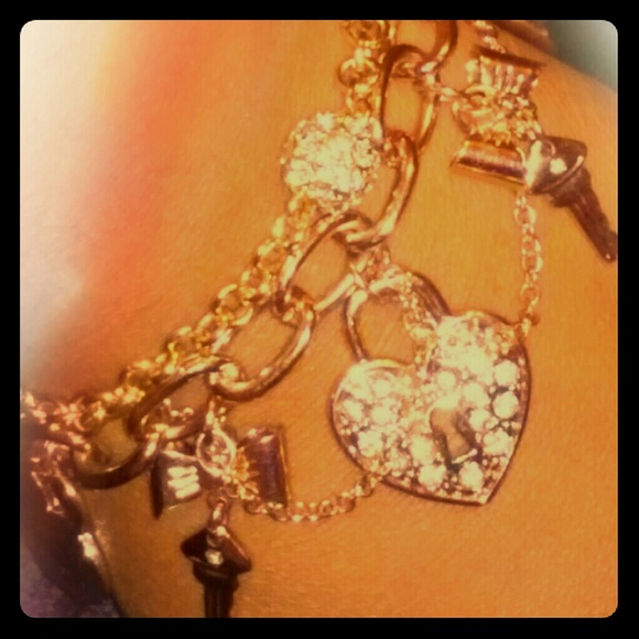 SOLD OUT!!!!! Beautiful Guess Charm bracelet