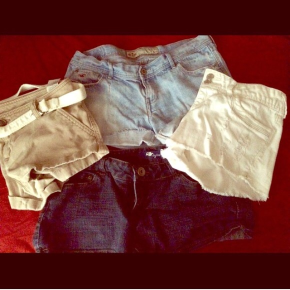Hollister khaki shorts