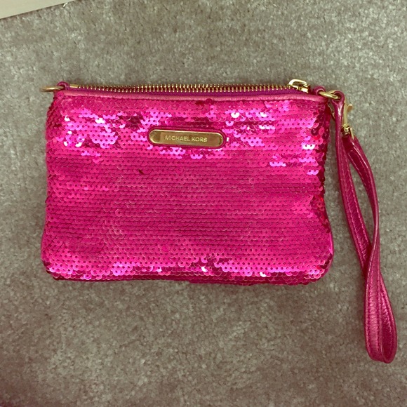 AUTHENTIC pink michael kors wristlet  BARELY USED - Picture 1 of 4