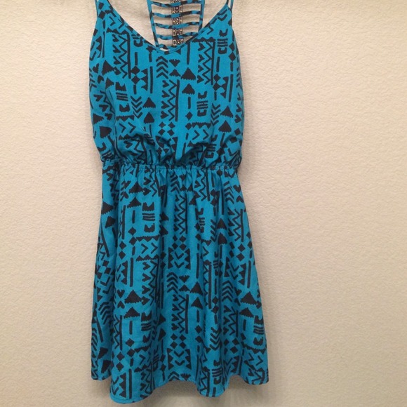 Pretty Dress - Picture 2 of 4