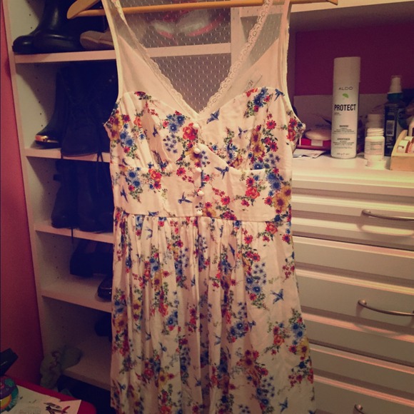 Classy and chic unique dress from forever 21! NWOT