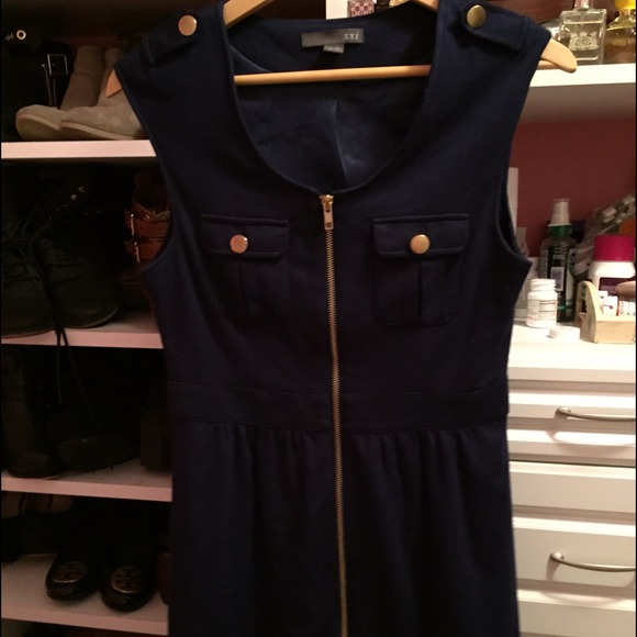 Forever 21 amazingly cute zip up dress!