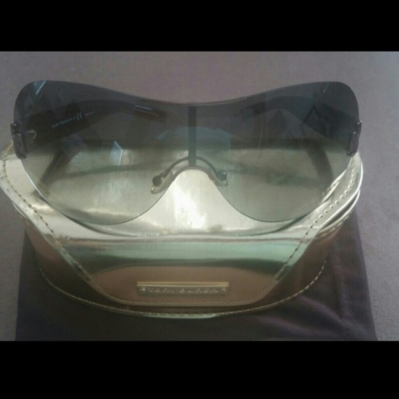 Tory Burch sunglasses with case and cloth bag