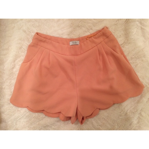 TOBI scalloped shorts with pockets 💕