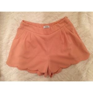 TOBI scalloped shorts with pockets 💕