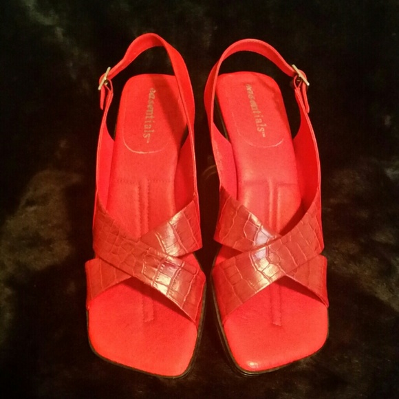 ⬇️PRICE DROP⬇️Easentials Croc Leather Slingbacks👠 - Picture 4 of 4