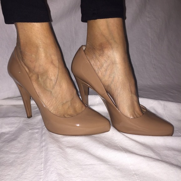 Miu Miu Patent Leather Pumps NO TRADES - Picture 4 of 4