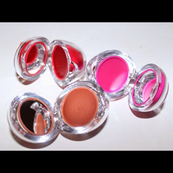 👄Hello Kitty An Apple A Day Trio Lip Balm Set👄 - Picture 3 of 4