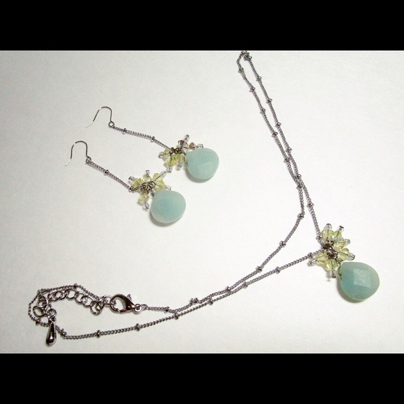 Green necklace and earring set