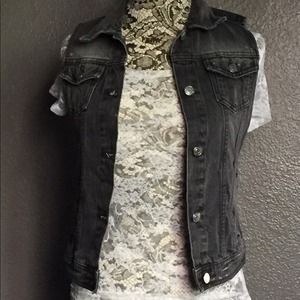 Brandy Melville blk denim vest