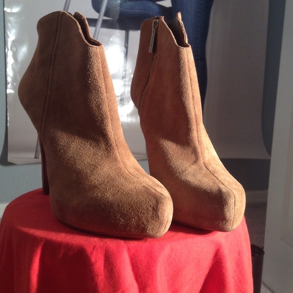Booties suede