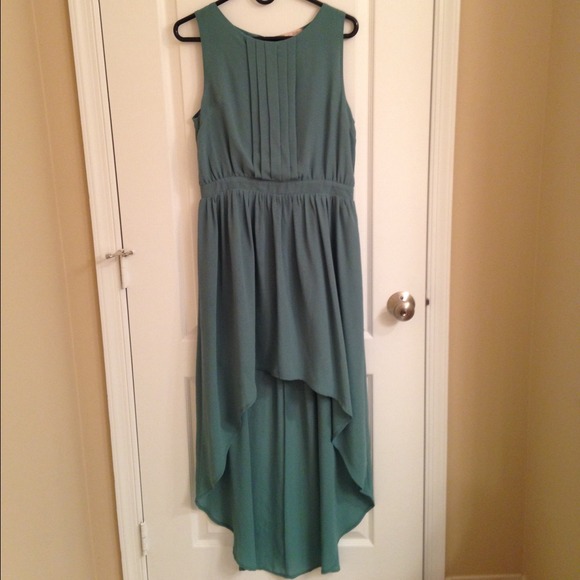 Sold in bundle. High low dress