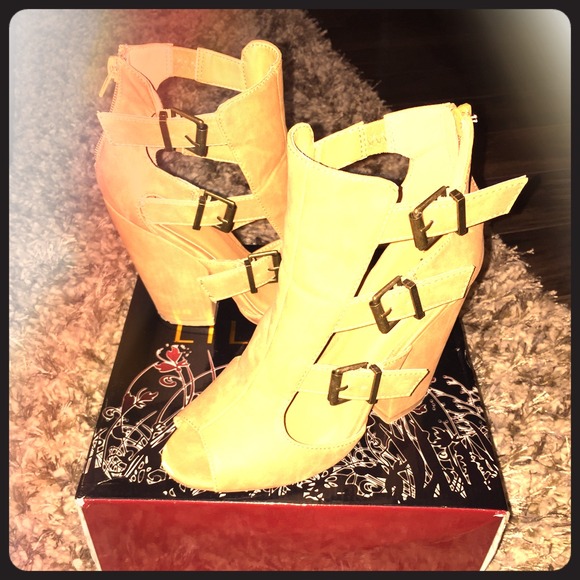 Tan Wedge Sandals