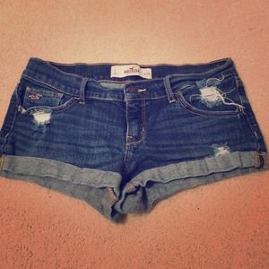 Hollister distressed Jean shorts size 7