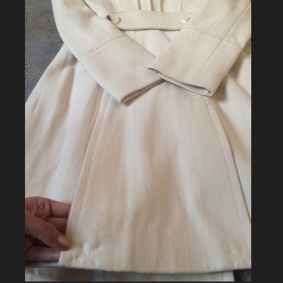 Dress barn white coat size small - Picture 4 of 4