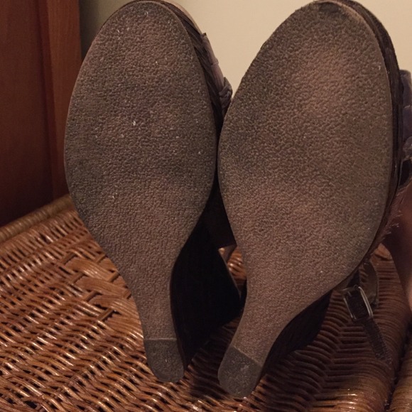 Sz 7.5 BKE Sole Groovy Bronze sling back wedges - Picture 4 of 4