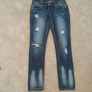 Distressed skinny jeans