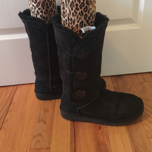 Black Ugg boots