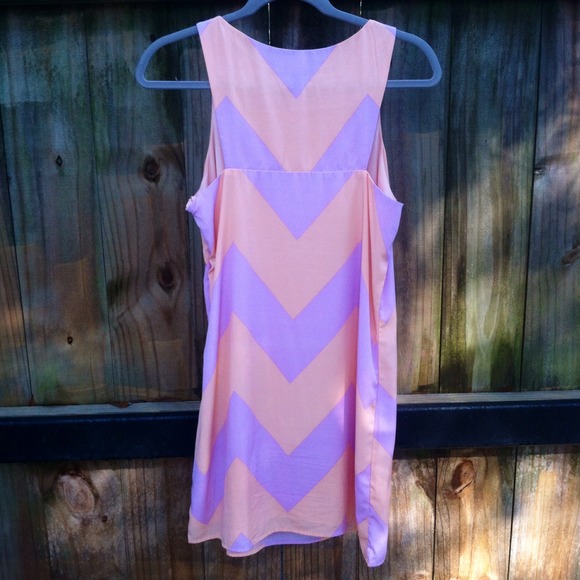 SOLD IN BUNDLE Chevron dress - Picture 3 of 3
