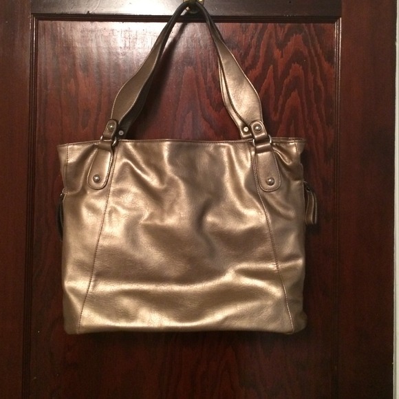 ❌SOLD❌ Large gold tote bag - Picture 3 of 4