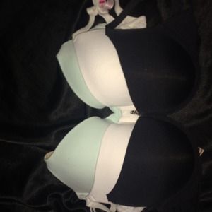 3 fairly worn 34d PINK VS push up bras!!