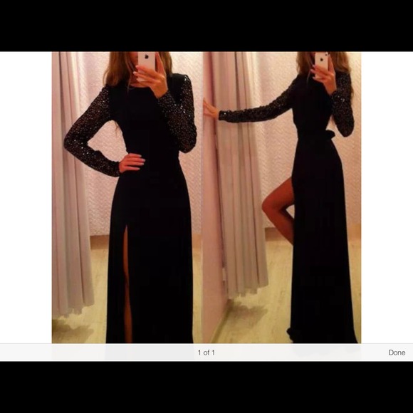 ! Long black formal floor length long sleeve dress