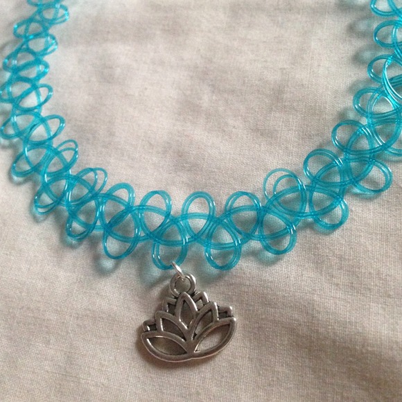 Blue lotus flower tattoo choker - Picture 3 of 4