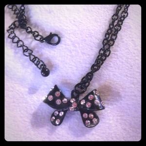 Bow Necklace