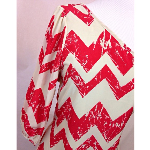 ❌BUNDLED❌ shoulder red & tan chevron dress - Picture 2 of 2