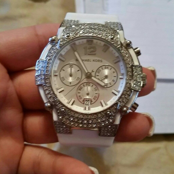 **Authentic Michael kors woman's watch bnwt**