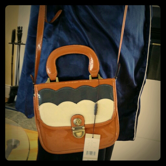 NWT “Darling” London designer-Cross body Handbag.