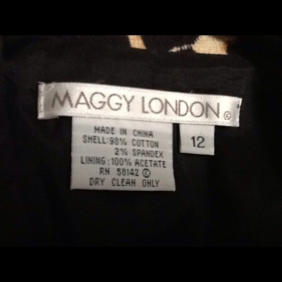 💥Flash Sale💥 Fabulous "Catch An Animal" Jacket! - Picture 3 of 3