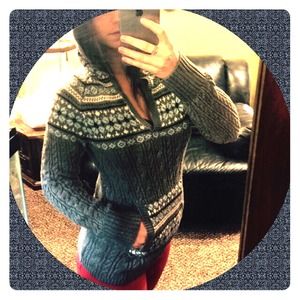 Gray Snow flake sweater with hood