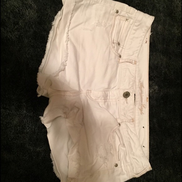Size 14 American eagle white shorts