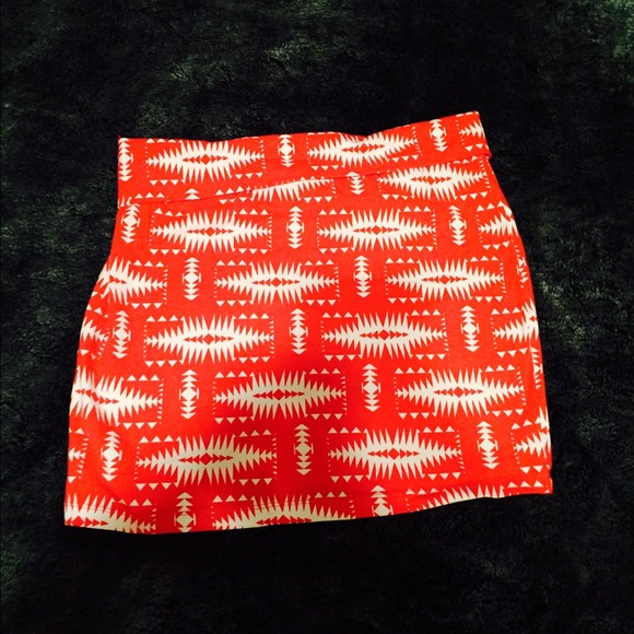 Red patterned pencil skirt