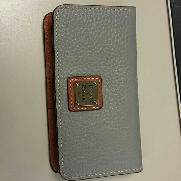Dooney & bourke pebble leather phone and credit