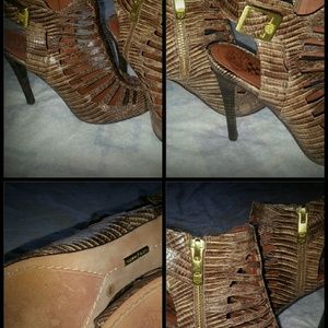 🚨⤵REDUCED TODAY ONLY Vince Camuto snakeskin heels