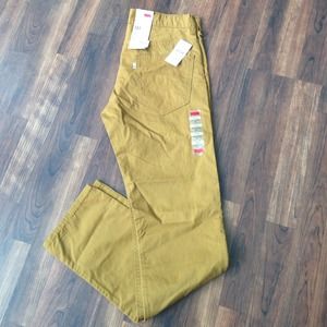 Men's straight leg stretch levies jeans😄