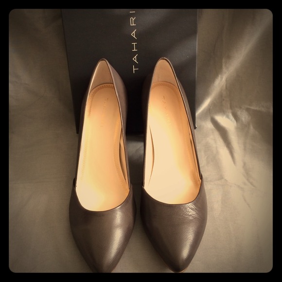 Reduced! Brand new Tahari heels
