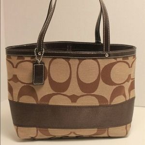 🚫SOLD on Mercari🚫AuthenticCoach SignatureHandbag