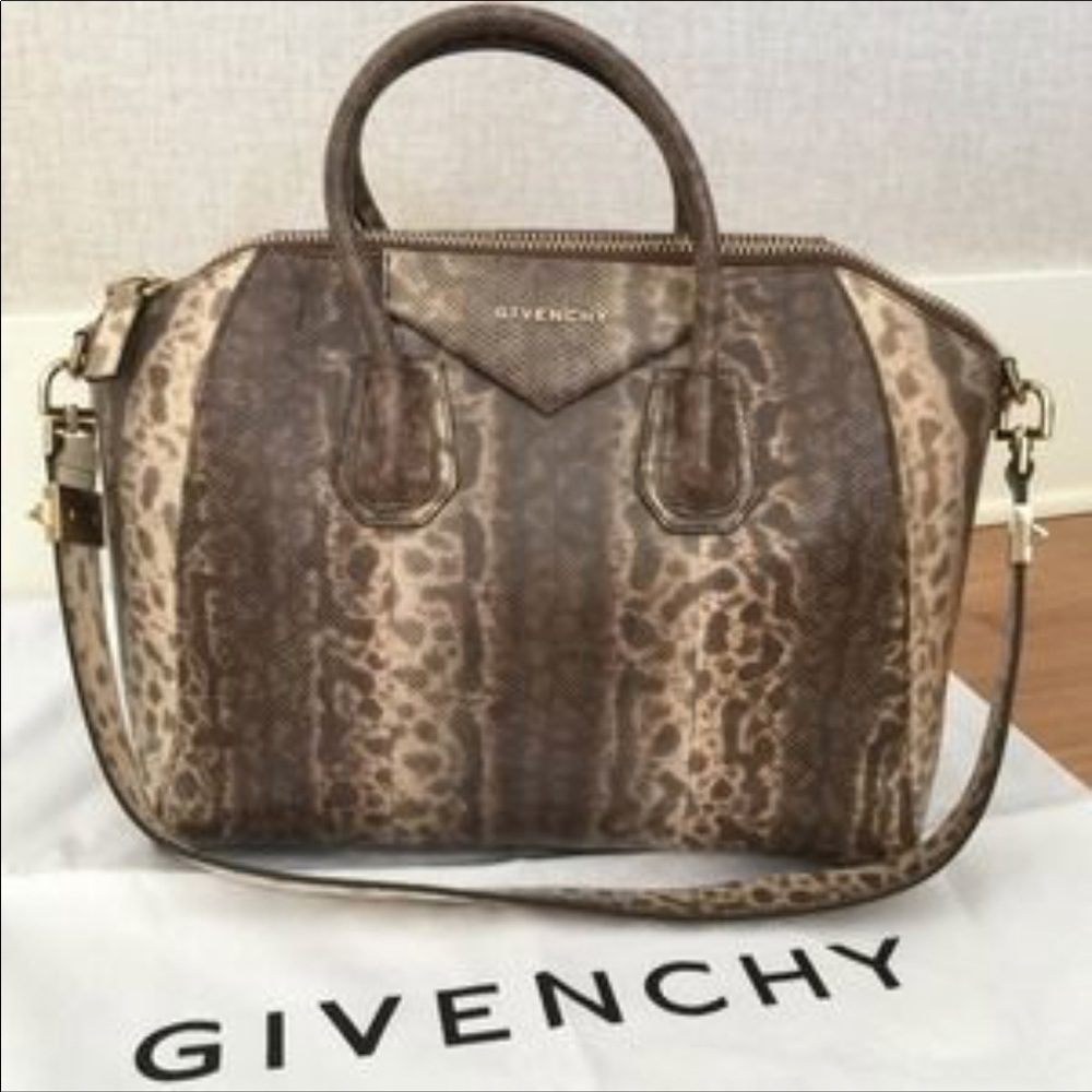 Givenchy Antigona hand bag. (Medium in snakeskin) - Picture 7 of 8