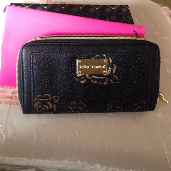 NWT Betsy Johnson wallet