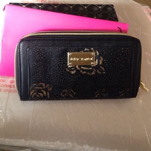 NWT Betsy Johnson wallet