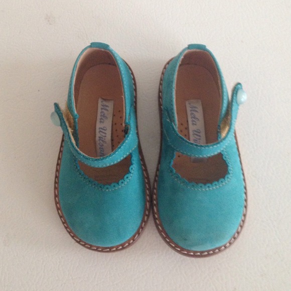 Infant suede shoe