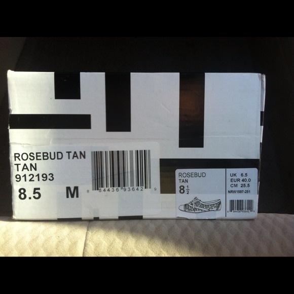 Brand new shoes for sale! - Picture 2 of 4