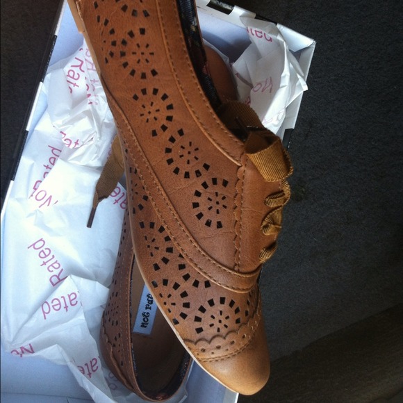 Brand new shoes for sale! - Picture 3 of 4