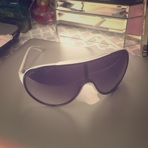 Authentic Gucci glasses - Picture 1 of 4