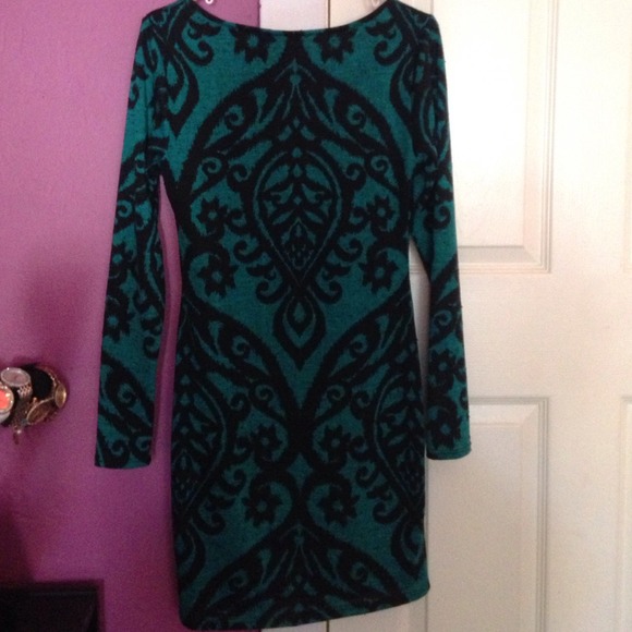 Blue/Green Long sleeve dress - Picture 2 of 2