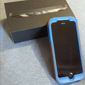iPhone 5 - 32 GB with box & blue card case