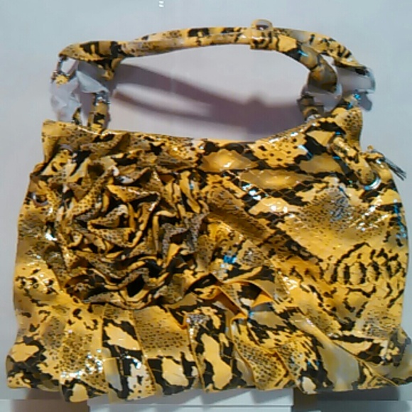 Snakeskin patterning flower design handbag - Picture 1 of 4